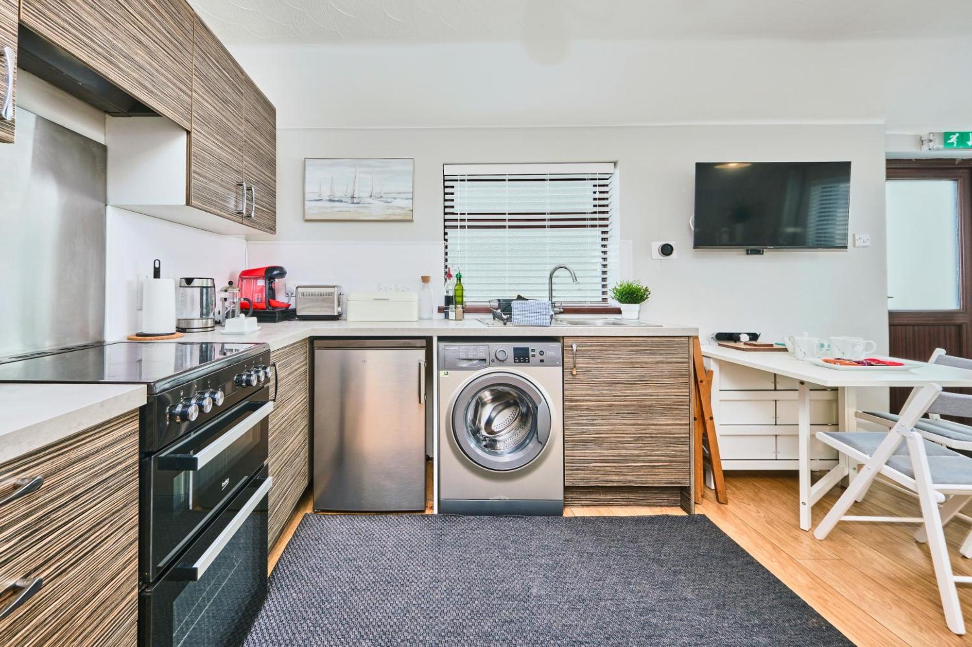 4 Golf Terrace - Portrush By The Sea Apartment Bagian luar foto